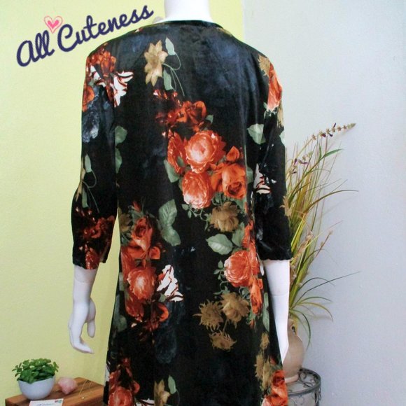 Poliana Plus Size Velvet Floral Dress - Picture 4 of 4